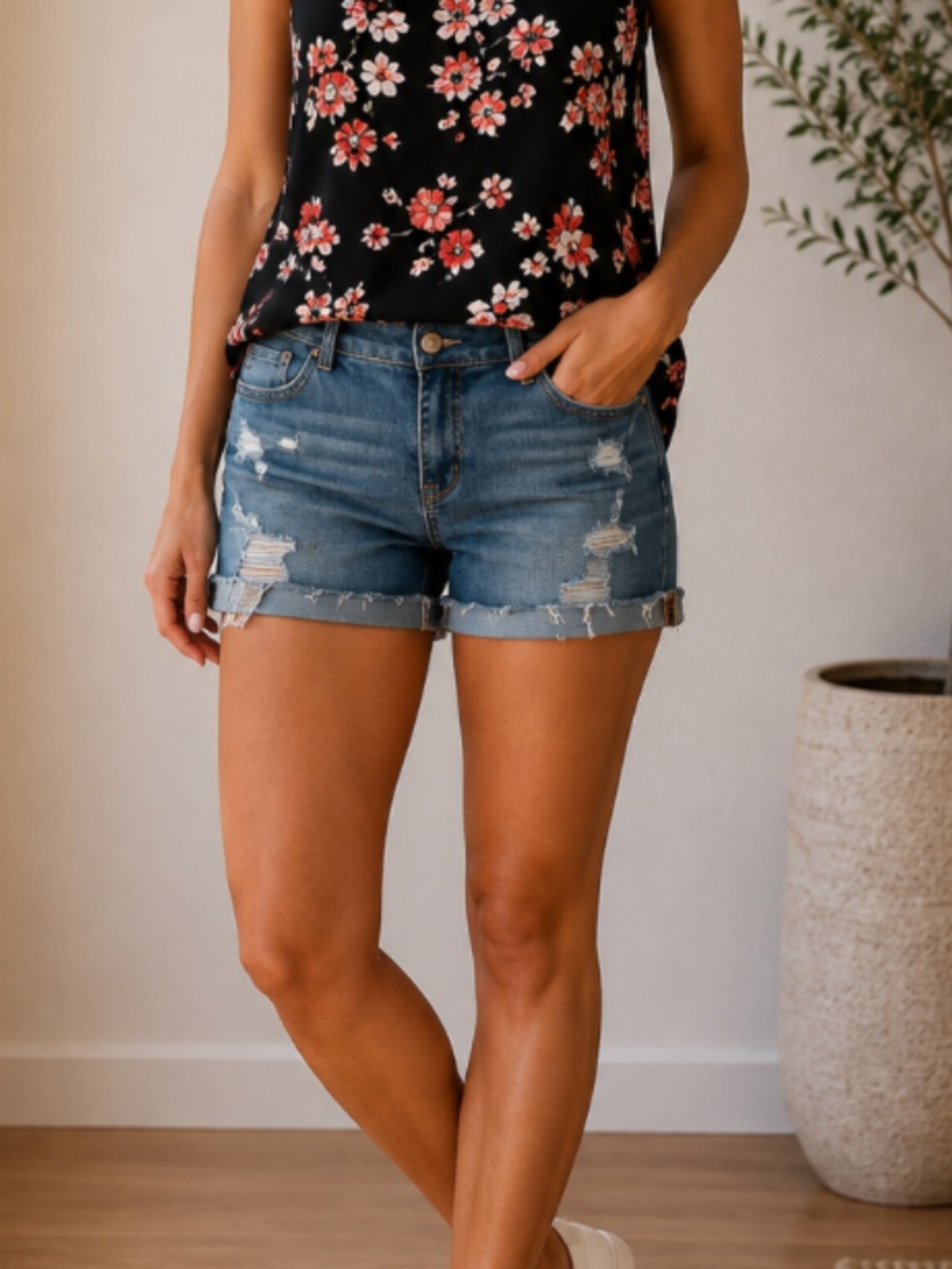 1822 Denim Blue High Rise Distressed Jean Shorts Women’s Size 29 | Summer Casual
